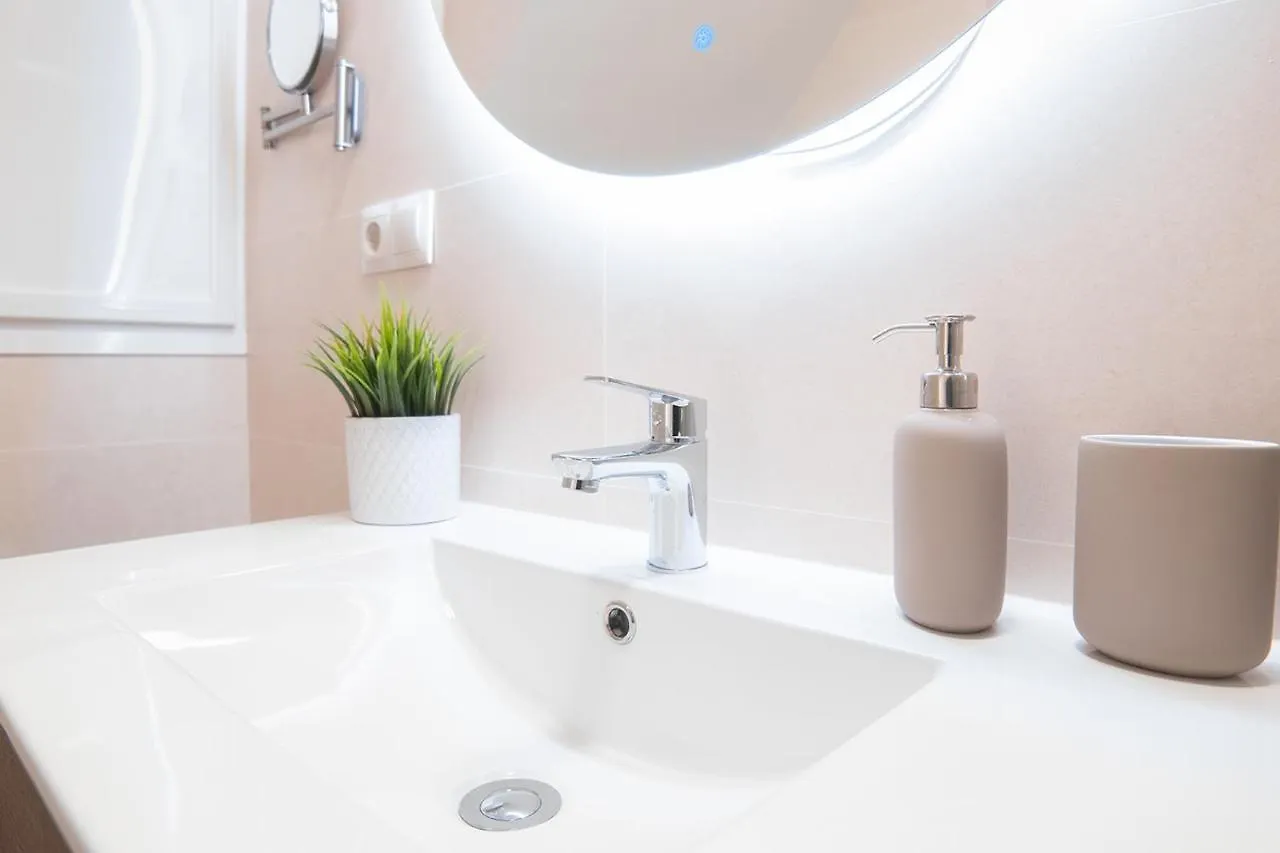 Apartament Downtown Duplex With Jacuzzi & Private Terrace Sewilla 0*,